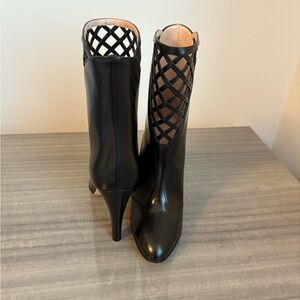 Gucci Elegant Black Lattice Heeled Boots